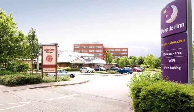 Premier Inn Bracknell Central Exterior photo